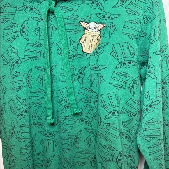 Green‎ Children’s Hoodie with Graphic Baby Yoda Design - Picture 4 of 6